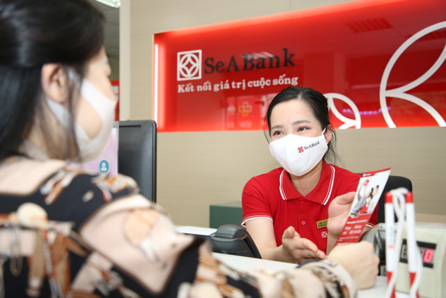 Loạt lãnh đạo SeABank bán cổ phiếu khi ngân hàng vừa thay Tổng giám đốc Loat lanh dao SeABank ban co phieu khi ngan hang vua thay Tong giam doc