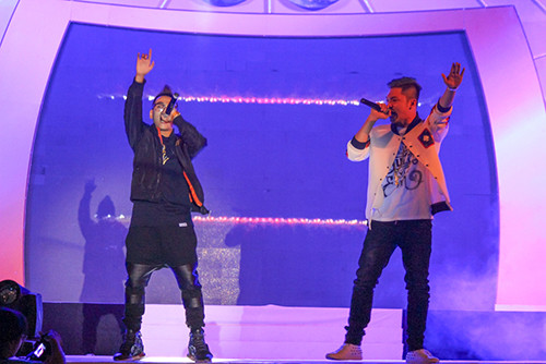 Dàn sao trẻ “đốt cháy” sân khấu Giờ Trái Đất Xanh 2015 - Hình 7 Dan sao tre “dot chay” san khau Gio Trai Dat Xanh 2015-Hinh-7