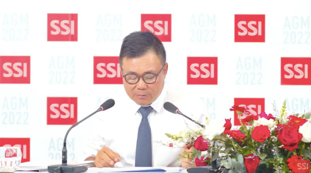 Chu tich SSI Nguyen Duy Hung: Van nhin thay tuong lai thi truong, khong bi dat nhu moi nguoi nhin nhan