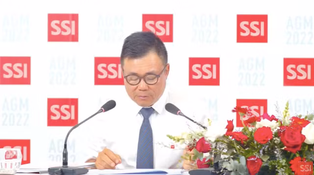 Chu tich SSI Nguyen Duy Hung: Van nhin thay tuong lai thi truong, khong bi dat nhu moi nguoi nhin nhan