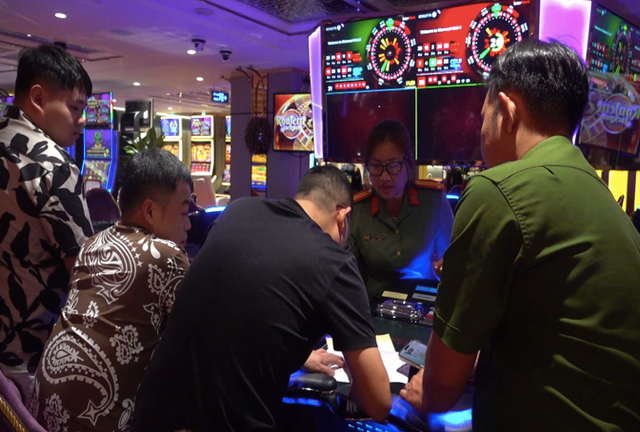 Ho so Chu tich Hiep hoi Go va lam san Viet Nam bi bat vi danh bac