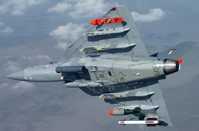 Khám phá sức mạnh chiến đấu cơ Tejas Ấn Độ - Hình 2 Kham pha suc manh chien dau co Tejas An Do-Hinh-2