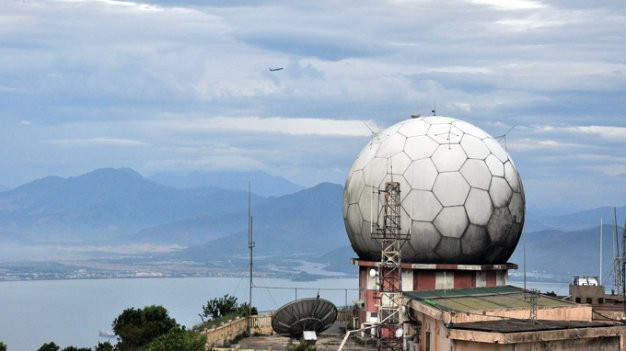 'Soi' đồ bảo hộ ấn tượng của dàn radar biển đảo Việt Nam - Hình 6 'Soi' do bao ho an tuong cua dan radar bien dao Viet Nam-Hinh-6