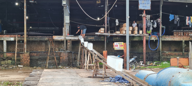 Toàn cảnh hoạt động của cảng cá lớn nhất miền Trung - Hình 14 Toan canh hoat dong cua cang ca lon nhat mien Trung-Hinh-14