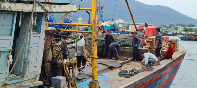 Toàn cảnh hoạt động của cảng cá lớn nhất miền Trung - Hình 17 Toan canh hoat dong cua cang ca lon nhat mien Trung-Hinh-17