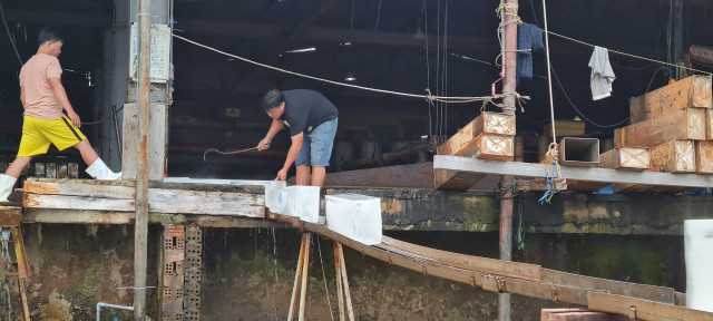 Toàn cảnh hoạt động của cảng cá lớn nhất miền Trung - Hình 13 Toan canh hoat dong cua cang ca lon nhat mien Trung-Hinh-13