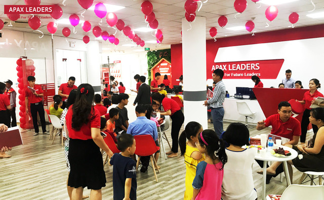 Ồ ạt mở trung tâm Apax Leaders khiến lợi nhuận của Apax Holdings sụt giảm O at mo trung tam Apax Leaders khien loi nhuan cua Apax Holdings sut giam