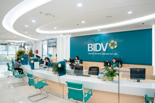 BIDV sắp bán khoản nợ có tài sản đảm bảo là loạt bất động sản và 2 xe sang Land Cruiser và Land Rover BIDV sap ban khoan no co tai san dam bao la loat bat dong san va 2 xe sang Land Cruiser va Land Rover