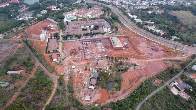 Vắng bóng đối thủ, CC1 trúng thầu lớn tại Đắk Nông - Hình 2 Vang bong doi thu, CC1 trung thau lon tai Dak Nong-Hinh-2