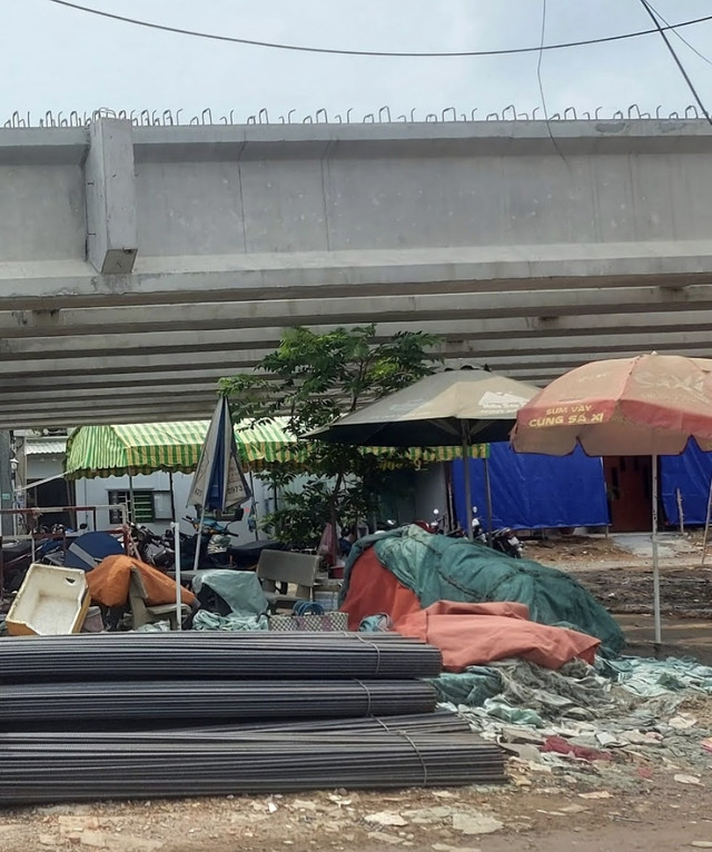 Nhà thầu nào đang thi công gói thầu đường dẫn cầu Long Kiểng? - Hình 3 Nha thau nao dang thi cong goi thau duong dan cau Long Kieng?-Hinh-3