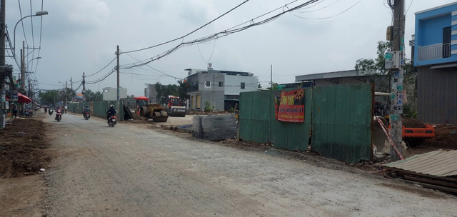 Nhà thầu nào đang thi công gói thầu đường dẫn cầu Long Kiểng? - Hình 6 Nha thau nao dang thi cong goi thau duong dan cau Long Kieng?-Hinh-6