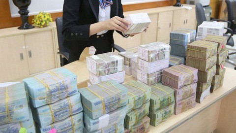 Lãi suất tiền gửi tiếp tục giảm, gửi tiết kiệm nhà băng nào lợi nhất? Lai suat tien gui tiep tuc giam, gui tiet kiem nha bang nao loi nhat?