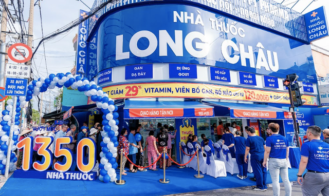 Doanh thu 9 tháng của FPT Long Châu đạt hơn 11.000 tỷ, tăng mạnh 69% Doanh thu 9 thang cua FPT Long Chau dat hon 11.000 ty, tang manh 69%