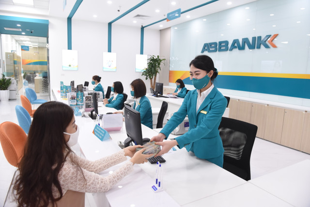 Lãi quý 2 của ABBank lao dốc 94%, nợ xấu vượt ngưỡng lên 4,55% - Hình 2 Lai quy 2 cua ABBank lao doc 94%, no xau vuot nguong len 4,55%-Hinh-2