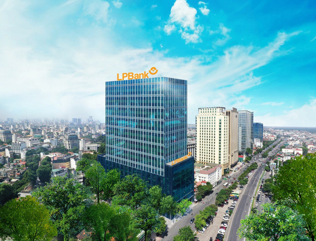 LPBank báo lãi quý 2 sụt 51%, nợ có khả năng mất vốn tăng vọt 80% LPBank bao lai quy 2 sut 51%, no co kha nang mat von tang vot 80%