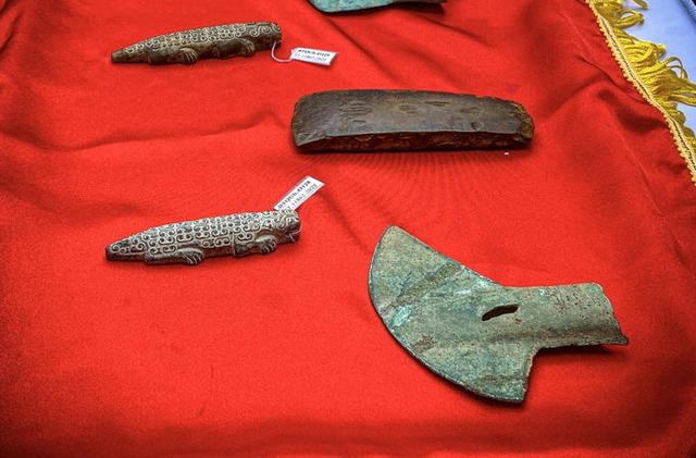 Khám phá 10 cổ vật vô giá vừa trở về Việt Nam - Hình 10 Kham pha 10 co vat vo gia vua tro ve Viet Nam-Hinh-10