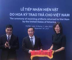 Khám phá 10 cổ vật vô giá vừa trở về Việt Nam - Hình 14 Kham pha 10 co vat vo gia vua tro ve Viet Nam-Hinh-14