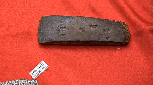 Kham pha 10 co vat vo gia vua tro ve Viet Nam