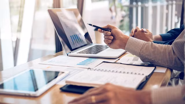 Chung khoan ngay 23/10: PVS, NLG va GDT duoc nhan dinh the nao?