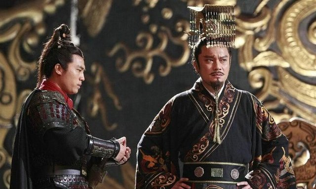 Lý do mũ Bình Thiên của Tần Thủy Hoàng có 12 chuỗi ngọc? - Hình 6 Ly do mu Binh Thien cua Tan Thuy Hoang co 12 chuoi ngoc?-Hinh-6