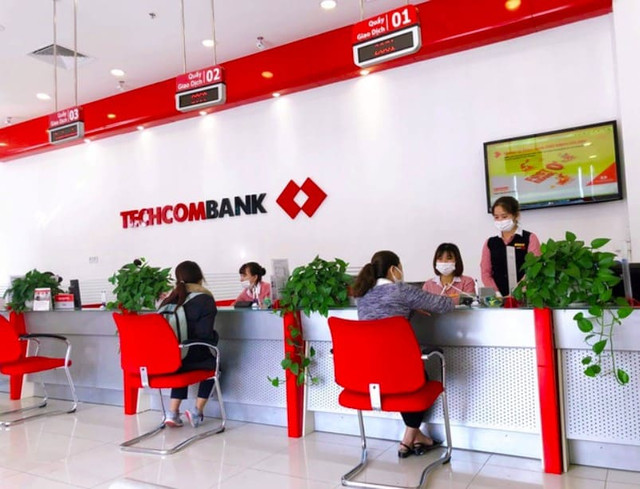Cổ phiếu rục rịch tăng, chồng của người công bố thông tin Techcombank đăng ký gom vào Co phieu ruc rich tang, chong cua nguoi cong bo thong tin Techcombank dang ky gom vao