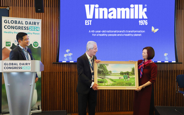 Chiến lược đổi mới và phát triển bền vững của Vinamilk - Điểm nhấn tại hội nghị sữa toàn cầu - Hình 4 Chien luoc doi moi va phat trien ben vung cua Vinamilk - Diem nhan tai hoi nghi sua toan cau-Hinh-4