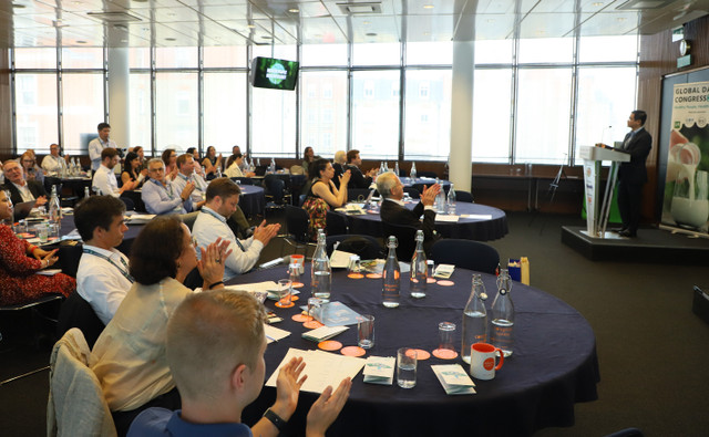 Chien luoc doi moi va phat trien ben vung cua Vinamilk - Diem nhan tai hoi nghi sua toan cau