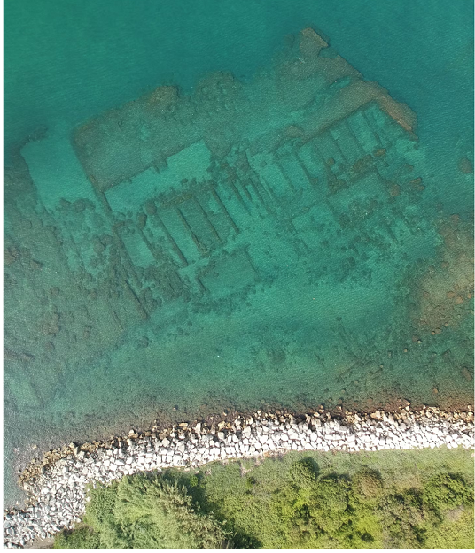 Cận cảnh đền thờ 'ma' chìm nghỉm dưới biển - Hình 3 Can canh den tho 'ma' chim nghim duoi bien-Hinh-3