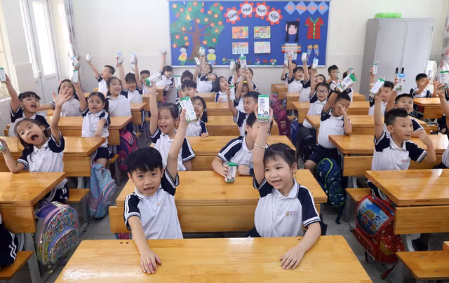 Nhan rong niem vui mang ten sua hoc duong