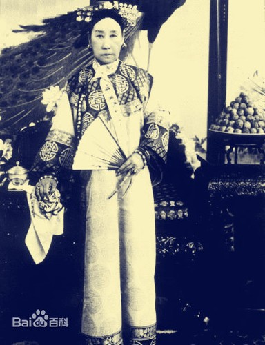 Từ Hi Thái Hậu che giấu bị mật động trời nào suốt đời mà không ai biết? - Hình 11 Tu Hi Thai Hau che giau bi mat dong troi nao suot doi ma khong ai biet?-Hinh-11