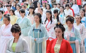 Bat ngo tieu chuan chon vo yeu cua hoang de Trung Quoc-Hinh-7