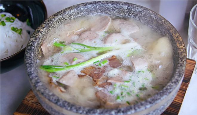 Những bát phở giá “đắt đỏ" nhất Việt Nam - Hình 3 Nhung bat pho gia “dat do