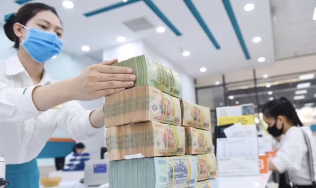 Thu tuong yeu cau xay dung phuong an co cau lai cac NHTM yeu kem va SCB