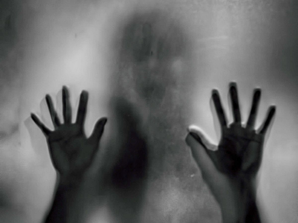 Bí ẩn địa điểm 'ma quái' và những tin nhắn gây ám ảnh - Hình 3 Bi an dia diem 'ma quai' va nhung tin nhan gay am anh-Hinh-3