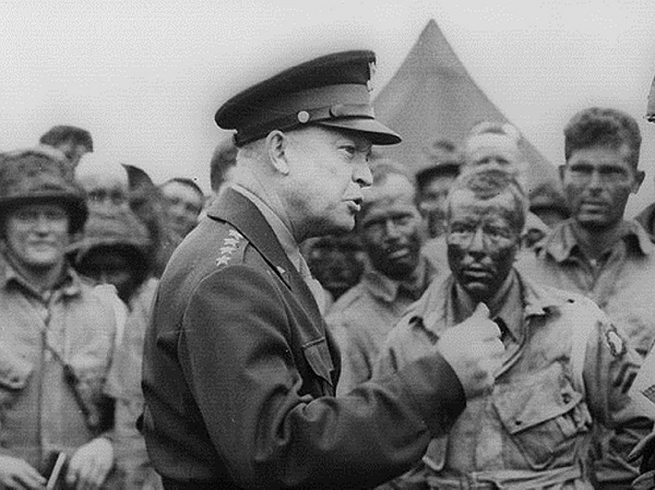 Tổng thống Eisenhower đã có cuộc gặp gỡ đầu tiên với các sinh mệnh có trí thông minh ngoài hành tinh? - Hình 10 Tong thong Eisenhower da co cuoc gap go dau tien voi cac sinh menh co tri thong minh ngoai hanh tinh?-Hinh-10