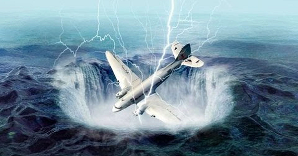 Mất tích ở Tam Giác Quỷ, khinh khí cầu đột nhiên xuất hiện sau 36 năm - Hình 10 Mat tich o Tam Giac Quy, khinh khi cau dot nhien xuat hien sau 36 nam-Hinh-10