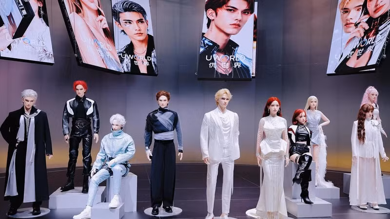 [Gallery] UBTech tung dàn robot "chân dài" với ngoại hình đẹp lung linh