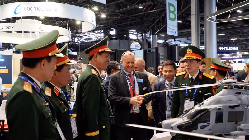Việt Nam mở rộng hợp tác quốc phòng tại Triển lãm Eurosatory