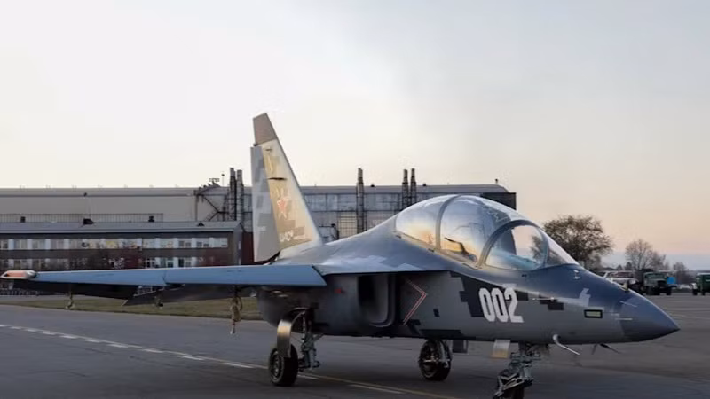 Tiêm tích Yak-130M cất cánh - khi người thầy trở thành chiến binh