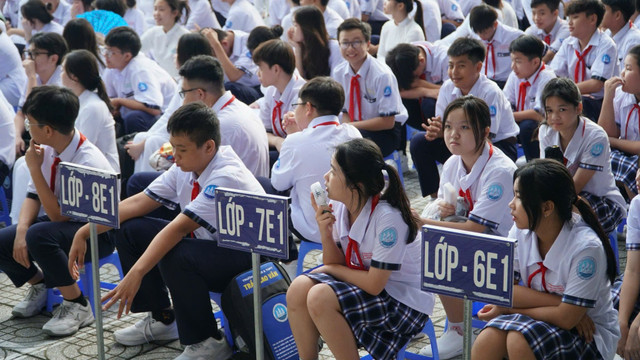 Đề án "Đưa Tiếng Anh thành ngôn ngữ thứ hai trong trường học" nhằm nâng cao chất lượng học Tiếng Anh tại các trường học. Ảnh N.T. hocsinh-2.jpg