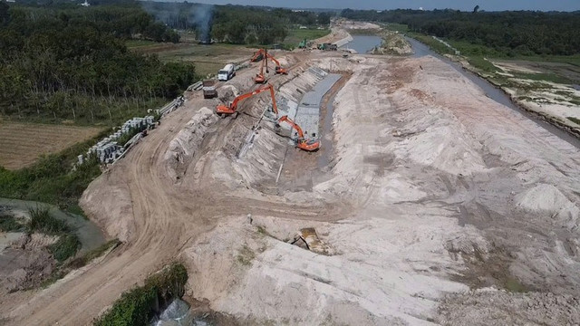 Chỉ trong 2 ngày, Công ty Nguyên Cát thắng 2 gói thầu tại Dự án Nạo vét, gia cố suối Cái đoạn từ cầu Thợ Ụt đến sông Đồng Nai, với tổng giá trị hơn 200 tỷ đồng. Ảnh minh họa. suoicai-1.jpg