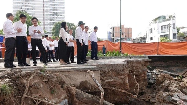 Sạt lở kênh Tàu Hủ: TP HCM yêu cầu hoàn thành khắc phục trước 10/2/2026