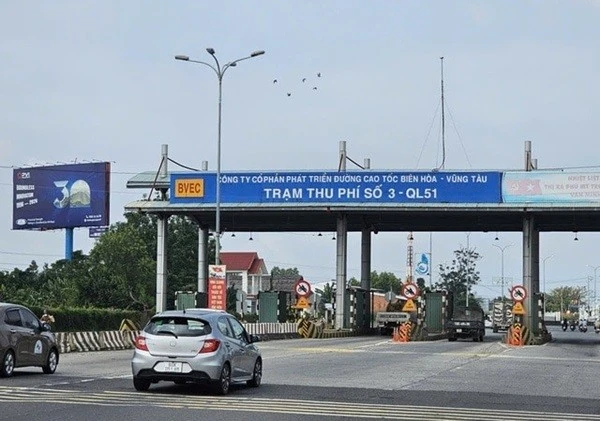 Nguy cơ sập trạm thu phí QL51, TP HCM “chốt hạn” tháo dỡ trong tháng 12
