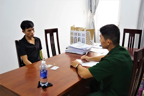 TP HCM: Bắt quả tang đối tượng tàng trữ 1,5 gram ma túy đá 