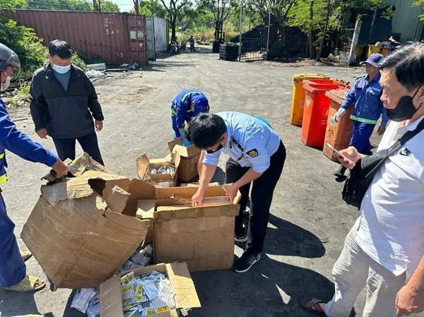 TP HCM phát hiện kho phụ kiện điện thoại không rõ nguồn gốc