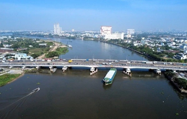 Cầu Bình Phước 1 hoàn thành nâng tĩnh không, gỡ “điểm nghẽn” sông Sài Gòn