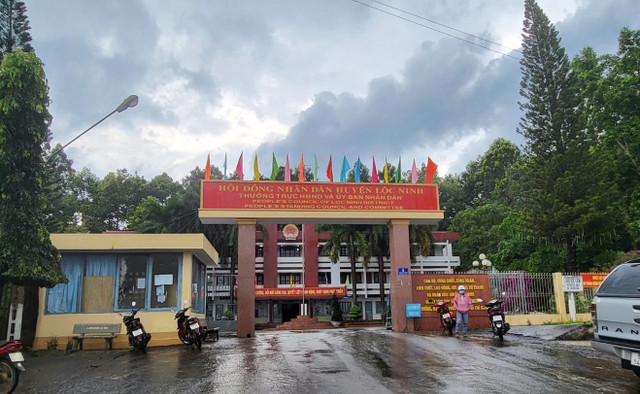 UBND huyện Lộc Ninh. Ảnh: Báo Thanh tra ubnd-huyen-loc-ninh.jpg