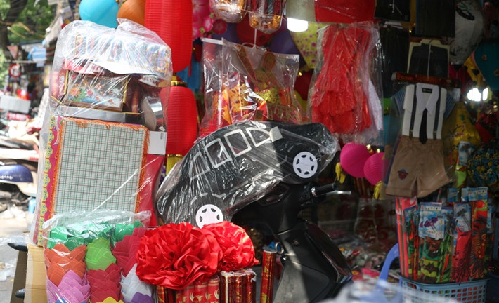 Giá của các “xế sang” giao động khoảng 80-120 nghìn đồng/chiếc.