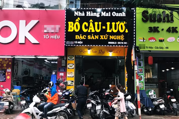 Trước đó, chiều 22/3, Chủ tịch TP Hà Nội Nguyễn Đức Chung đã chỉ đạo các quận, huyện được nới lỏng dần quy định về giãn cách xã hội và hoạt động kinh tế, tuy nhiên một số lĩnh vực kinh doanh vẫn phải thực hiện nghiêm Chỉ thị 15 và 16 của Chính phủ. Theo Chủ tịch TP Hà Nội, từ 0h ngày 23/4, trừ huyện Mê Linh và Thường Tín tiếp tục thực hiện nghiêm Chỉ thị 16, các nơi còn lại trên địa bàn thành phố sẽ nới lỏng dần quy định về giãn cách.