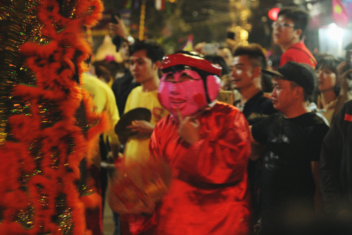 Trong lễ hội rước “ông lợn”, nếu gia đình nào có “ông lợn” được chọn sẽ rất hãnh diện, họ cho rằng sang năm mới may mắn sẽ đến với gia đình mình.